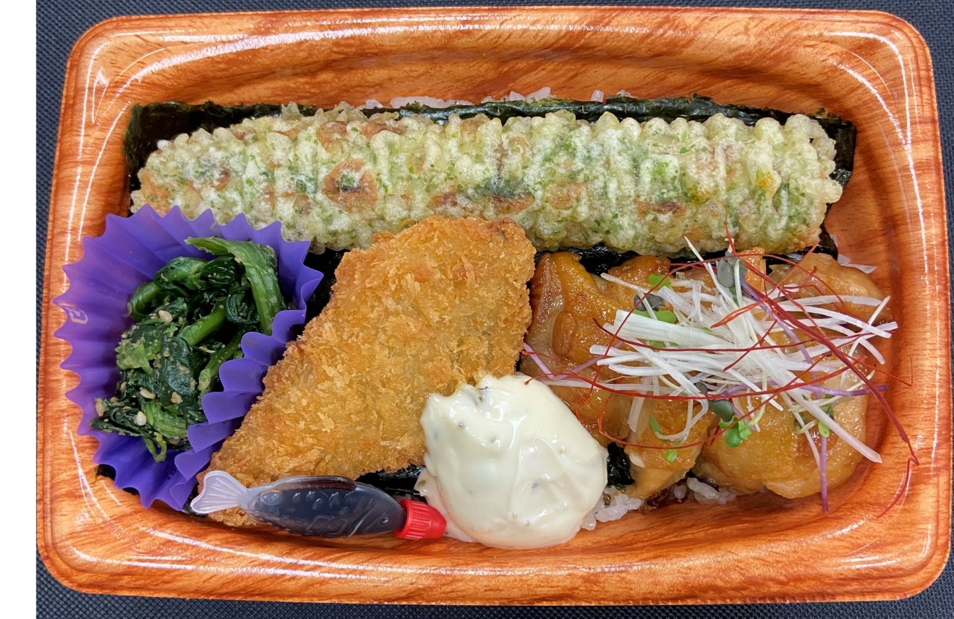 平日限定！700円　のり弁当