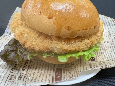 テイクアウト限定！　とんかつバーガー【ポテト唐揚げ付き】